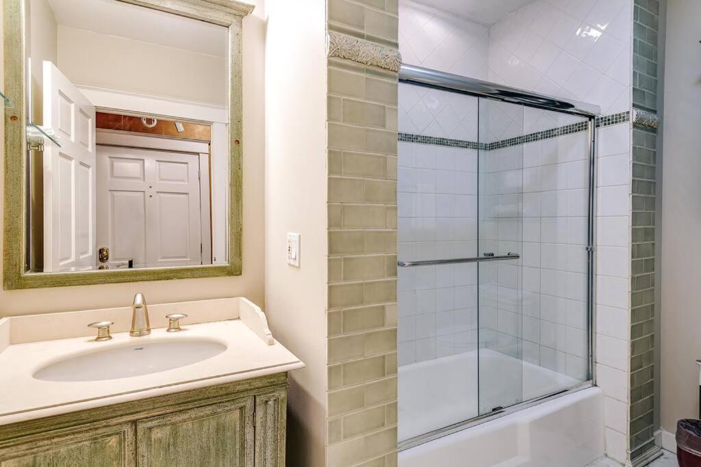 Apartament Historic And Unique Brownstone In Gold Coast - Downtown - 3 Chicago Zewnętrze zdjęcie