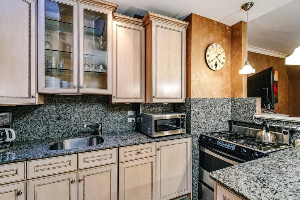Apartament Historic And Unique Brownstone In Gold Coast - Downtown - 3 Chicago Zewnętrze zdjęcie
